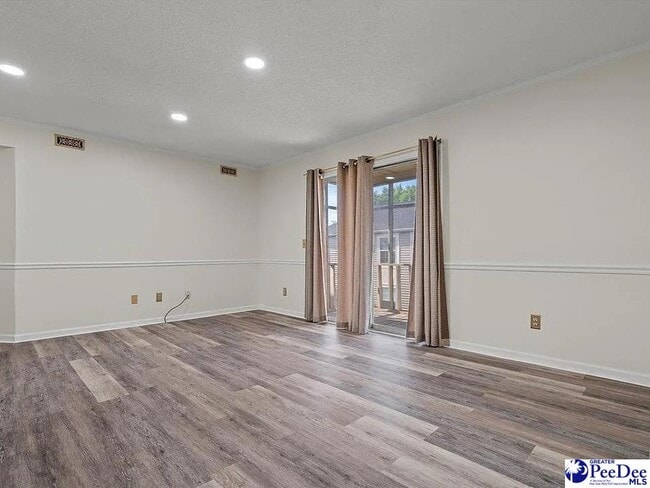 Photo - 701 Coventry Ln