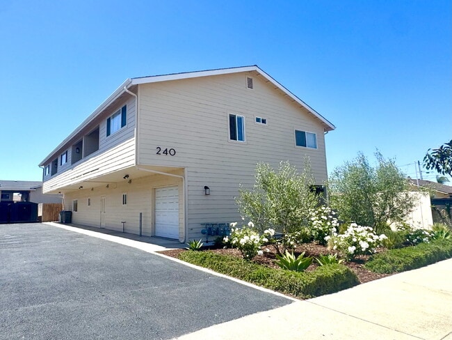Building Photo - AVAILABLE SEPTEMBER - Coastal-Convenient 2 Bed Retreat with Private Balcony Unit A