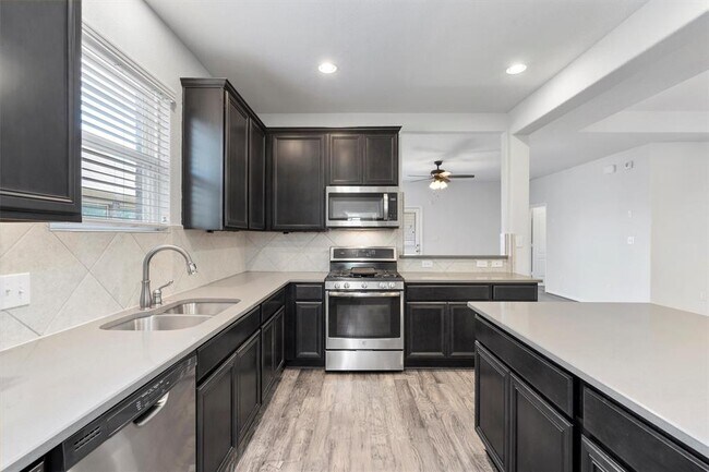 Photo - 497 Esperanza Dr