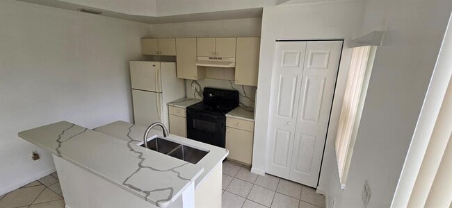 Photo - 4942 Leeward Ln