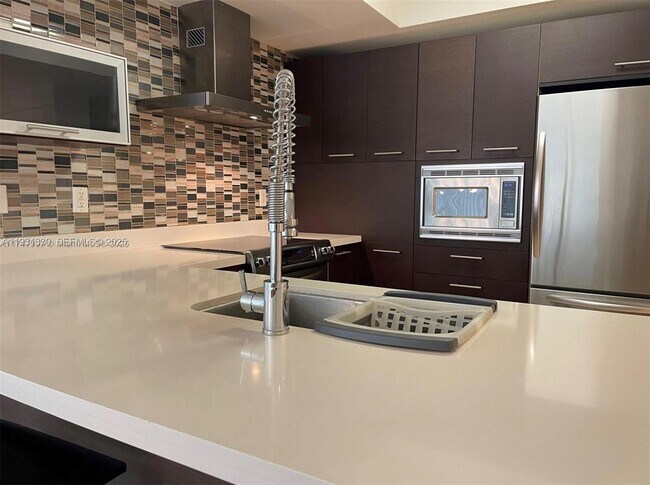 Photo - 250 Sunny Isles Blvd Unidad 3-1003