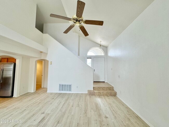 3040 E Wahalla Ln