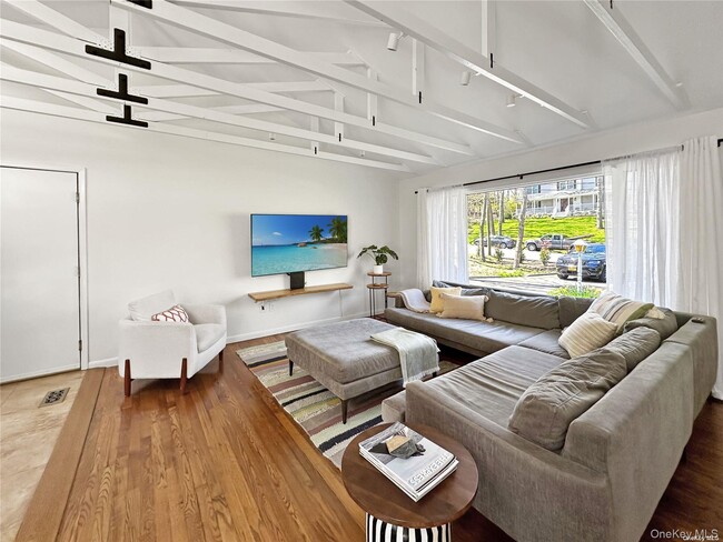 Photo - 126 Overhill Rd