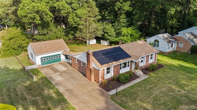 3 bedroom ranch house with detached 2 car garage