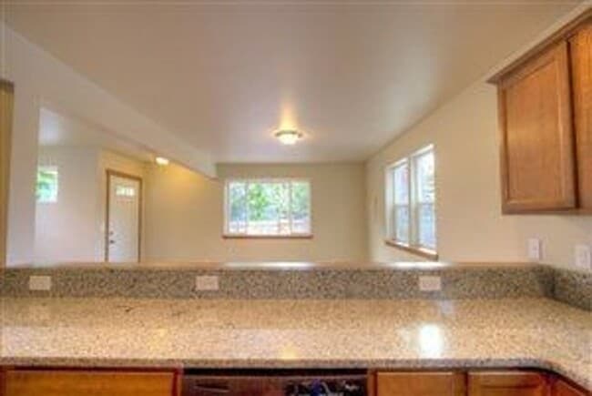 Photo - Lease Take Over - 1 bd in a 4 bd house