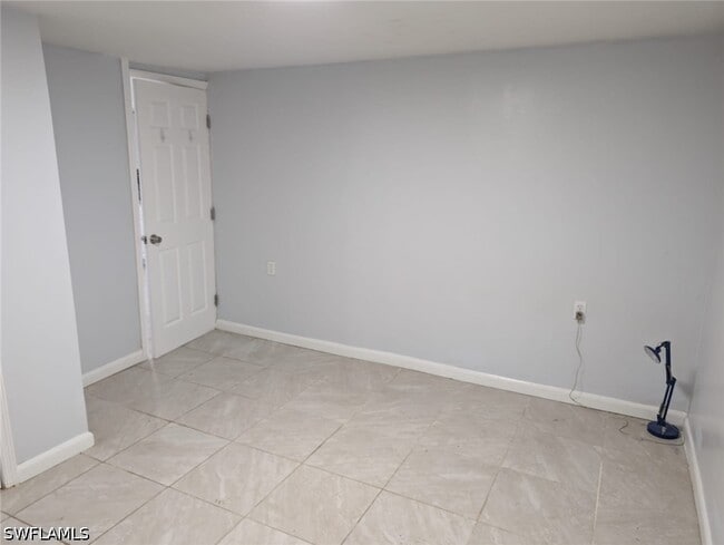 Photo - 111 E Palmetto Ln