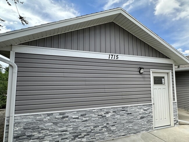 Building Photo - 1715 E Fort Union Blvd