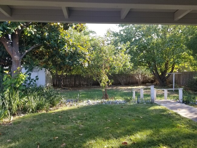 Building Photo - 3 Bedroom 2 Bath Home in Cottonwood