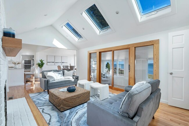 Photo - 105-101 Lockitt Dr