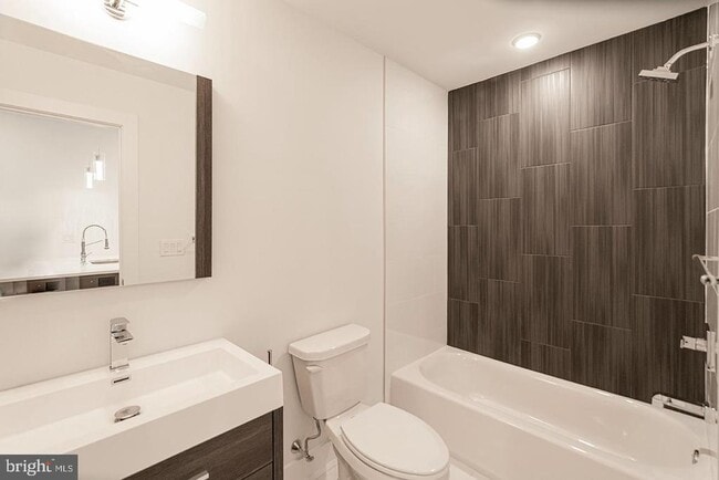 Photo - 2623 Christian St Unit 203