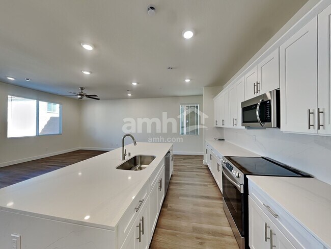 Photo - 266 Austin Bellerose Pl