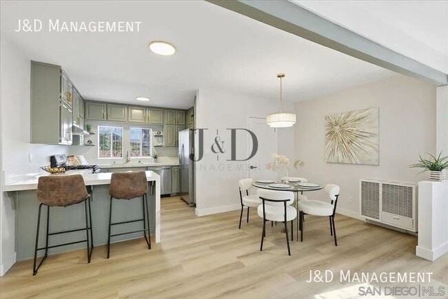 Photo - 431 Sampson St