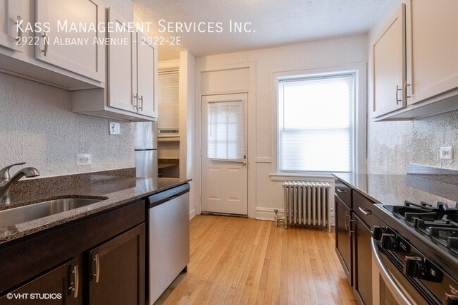 Building Photo - 2922 N Albany Ave Unit 2922-2E