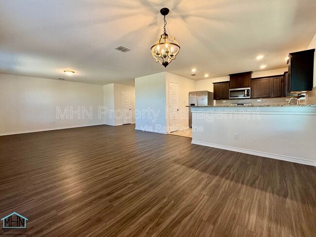 Photo - 1311 Swan Ct