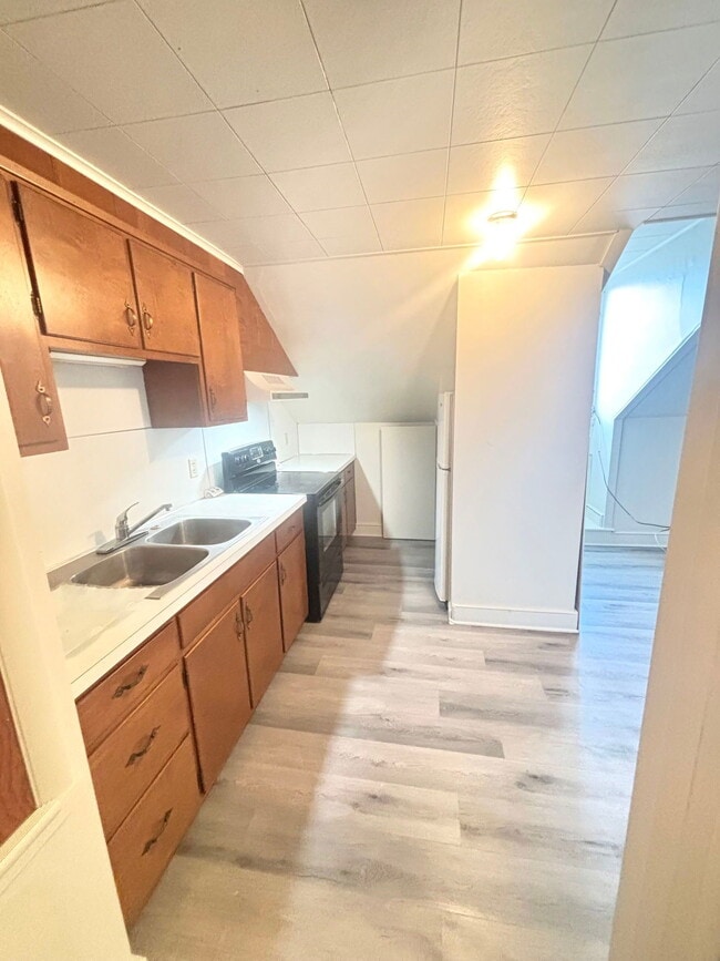 Photo - 463 Walnut St Casa Adosada