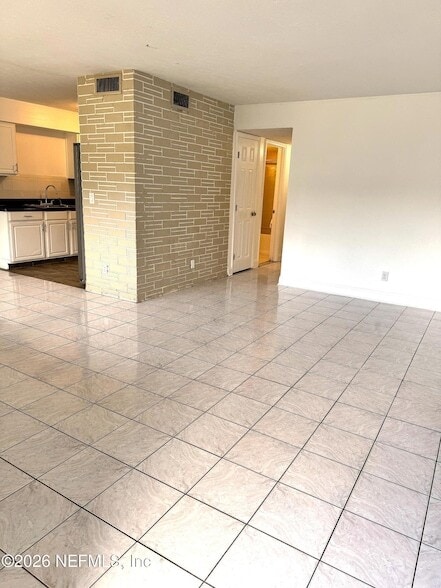 Photo - 2856 Beachwood Blvd