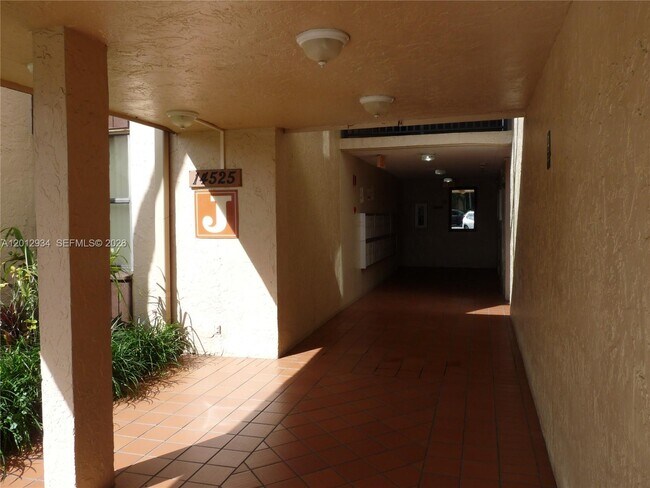 Photo - 14525 N Kendall Dr Unit 402J