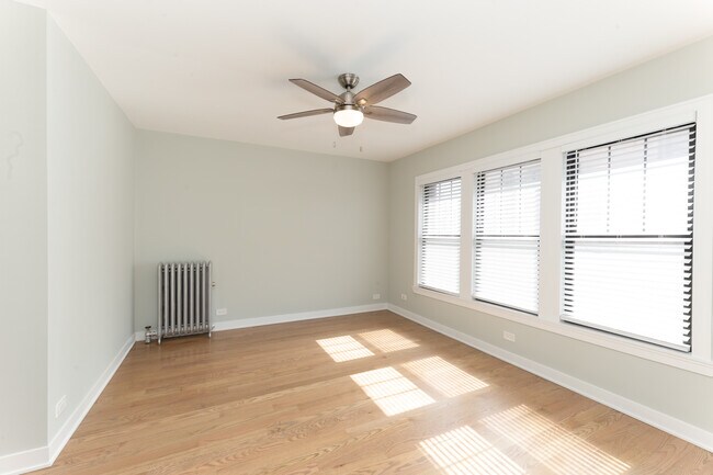 Photo - 512-20 W. Cornelia