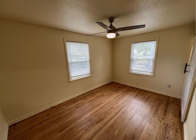 Photo - Stylish 2-Bed Home with Modern Kitchen & S...