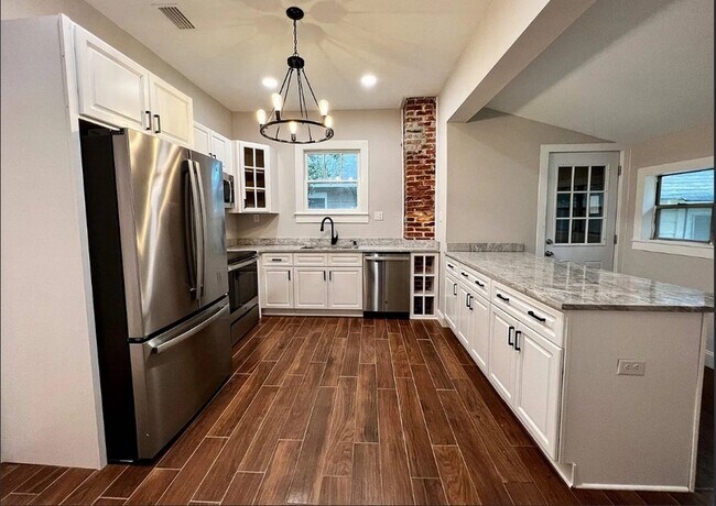 Photo - 209 S Fulton St