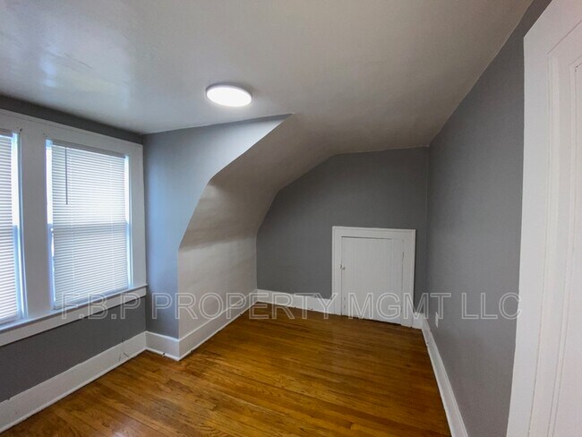 Photo - 15041 Coram St