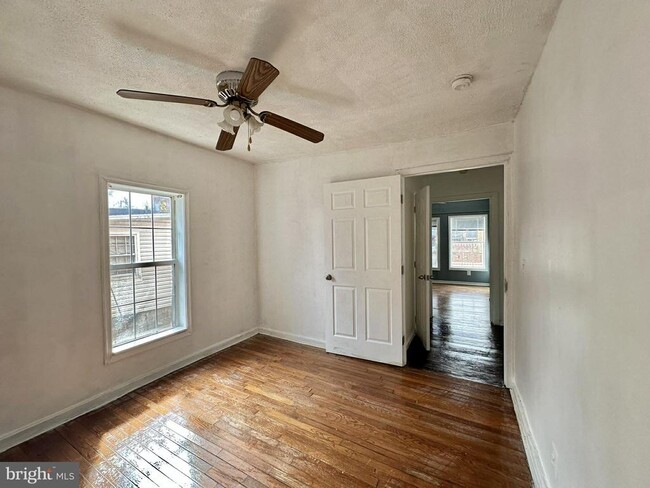 Photo - 2015 S Lincoln St