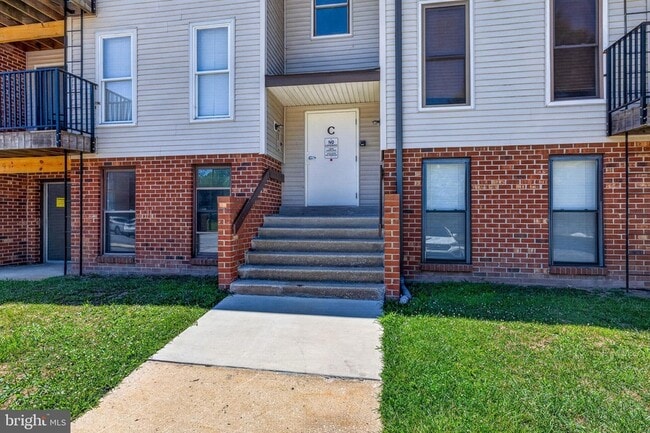 Photo - 1001 White Oak Rd