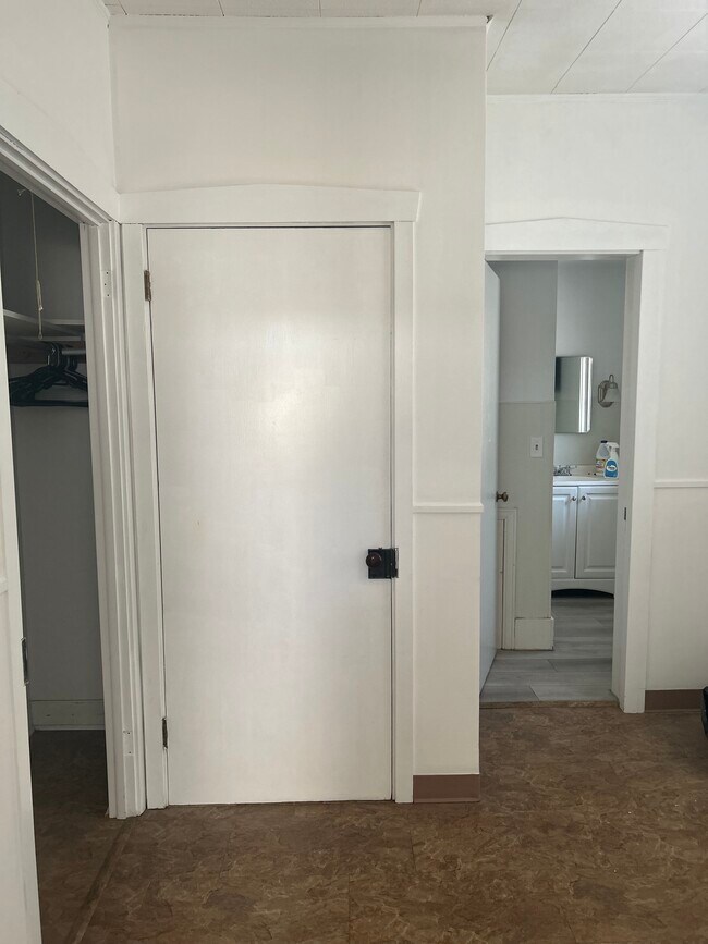 776 E Main St Unit A
