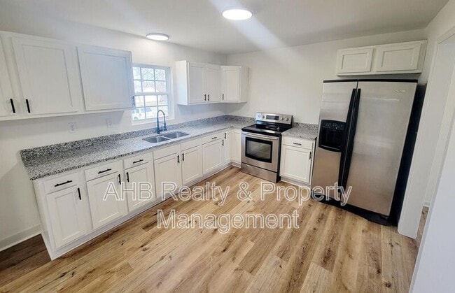 Photo - 709 Maryland Ave