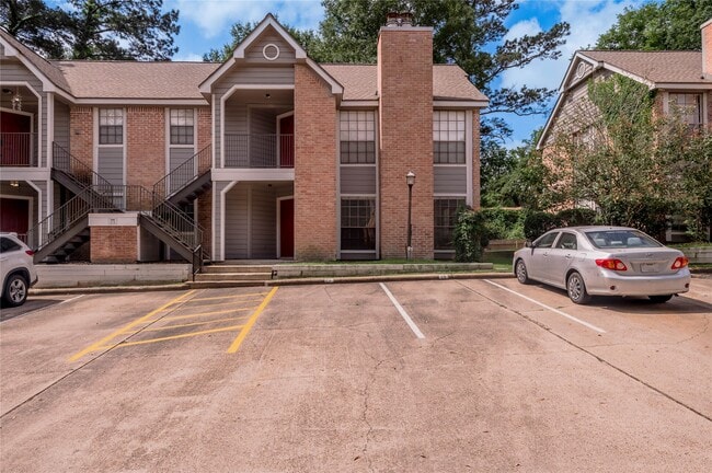 Building Photo - 2401 Sycamore Ave Unit C2
