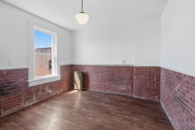 105 High St Unit 4P
