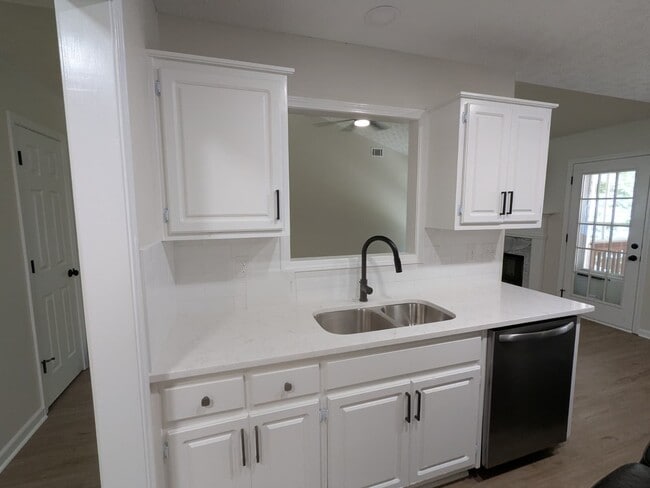 Photo - 60 Riverside Pky Unidad 1