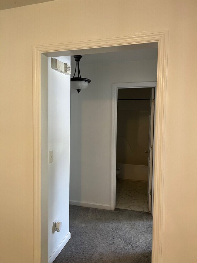 Photo - 215 Derek Ct