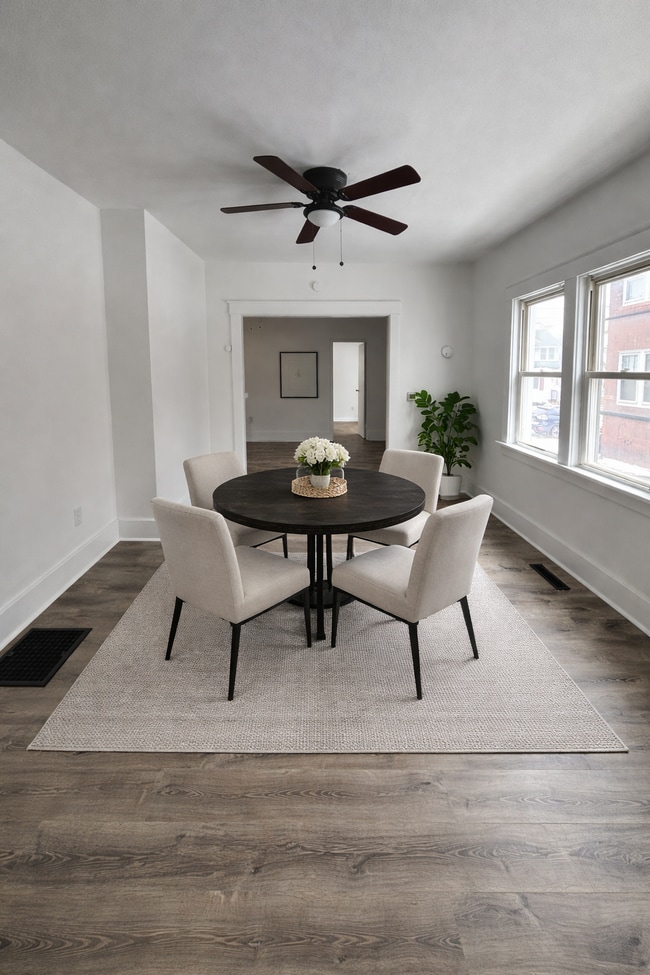 Photo - 504 W 29th St Unit Apt 2