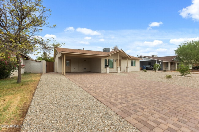 Photo - 224 E Oxford Dr