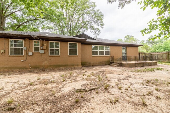 Photo - 376 N Graham St