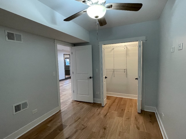 Photo - 4037 N St Louis Ave Unit 4037 W Roscoe