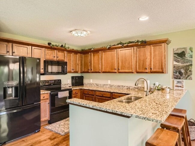 Photo - Rare 4 bed 4 bath home in elk river for lease this time of year!!! Get it while you can!