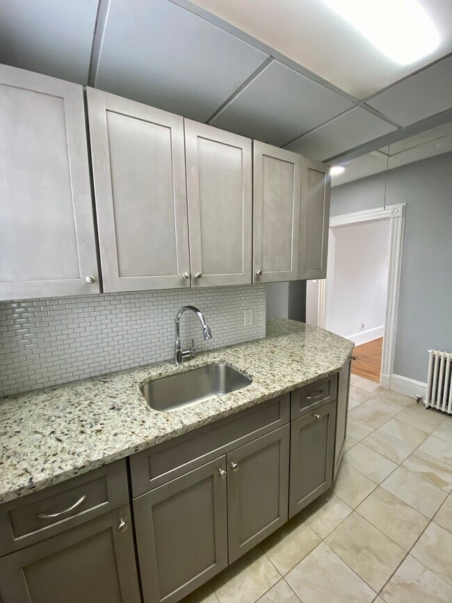 Kitchen - 26 S Maple Ave Unit 2