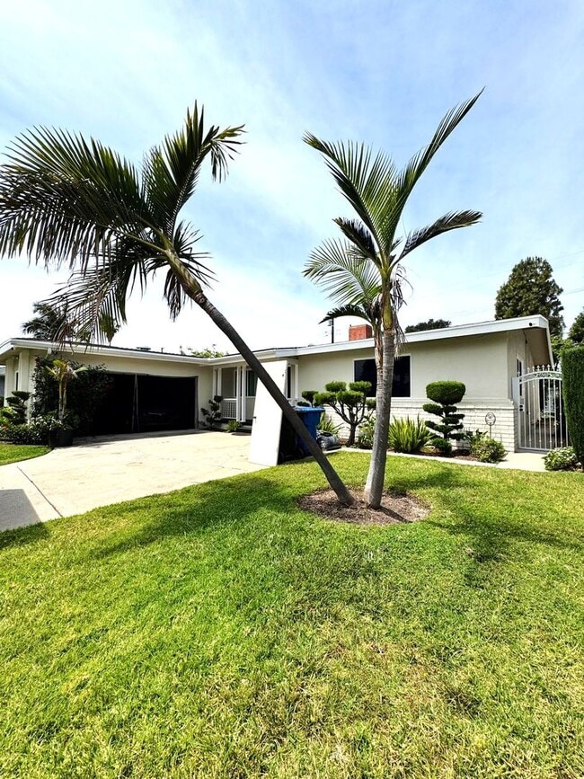 Building Photo - Rare 3 Bed Solar Home for Rent in Pomona Near Claremont & La Verne | Yard, Office, Garage