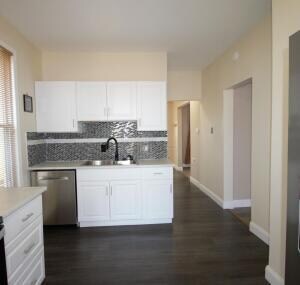 Photo - 1170 Walters St