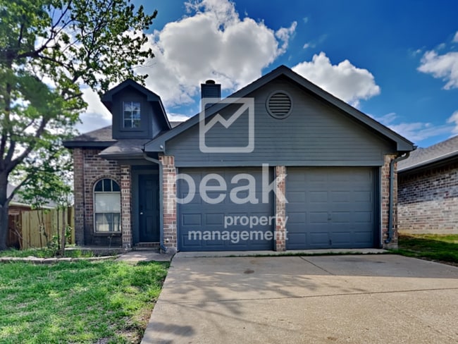 Building Photo - $1899! Beautiful 3Bed/2Bath Home ready for...