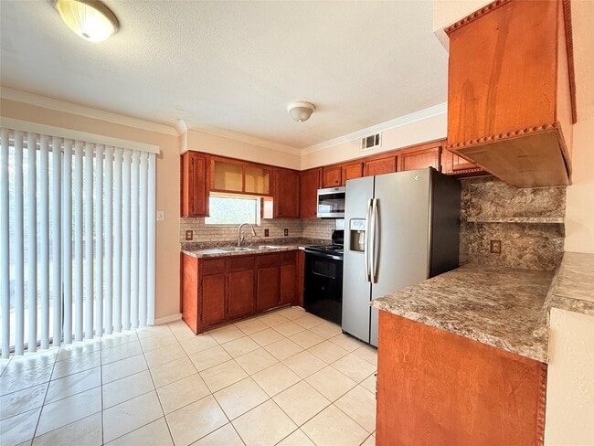 Photo - 208 Laurie Ln