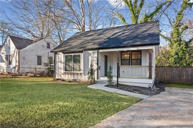 Photo - 1467 Ryan St SW