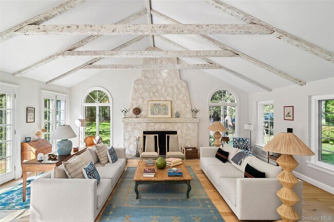 Photo - 4 Oakland Ln