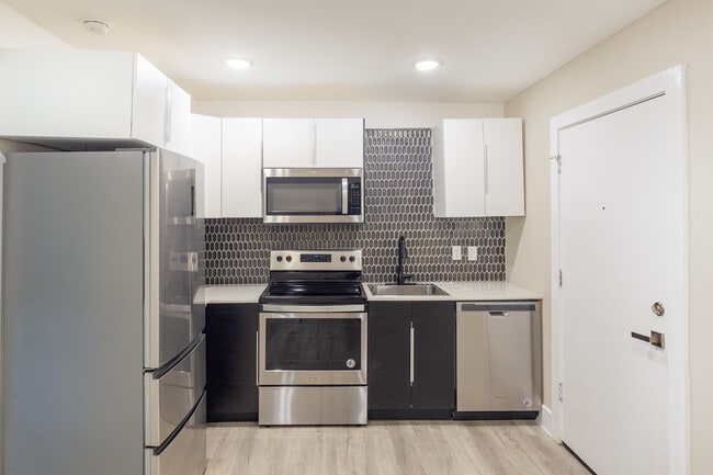 1414 Bennett