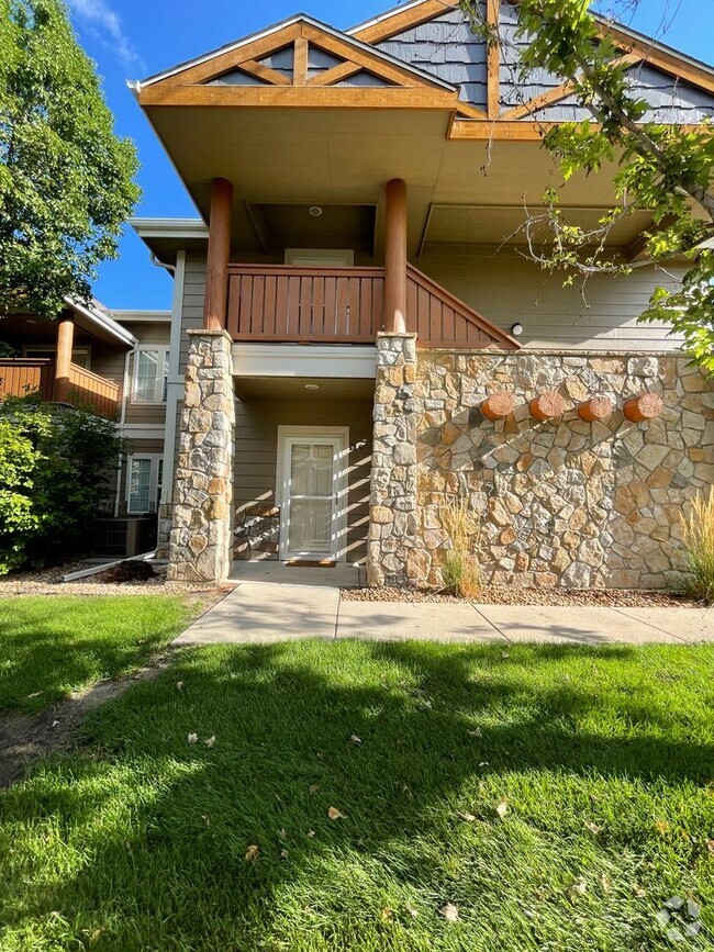 Building Photo - Charming Main Floor Condo in Water Valley
