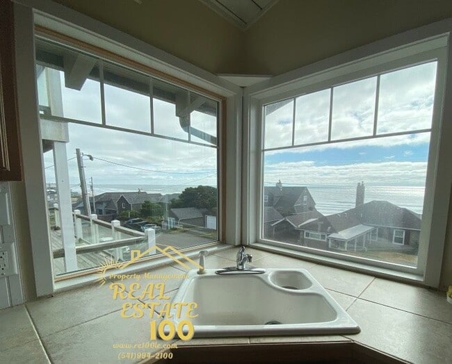 Photo - 3550 NW Jetty Ave