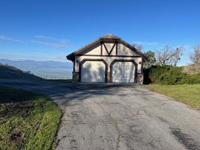 Photo - Amazing Mountain Views...