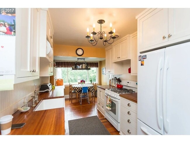 Photo - Beautiful 1898 Country Home